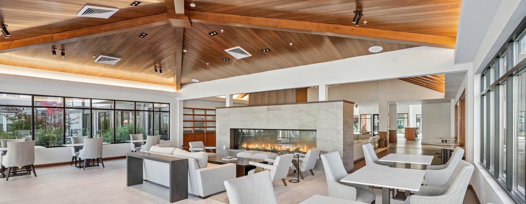 Luxury Clubroom with Ample Seating