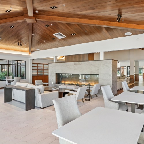 Luxury Clubroom with Ample Seating